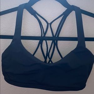 black lululemon razor back sports bra